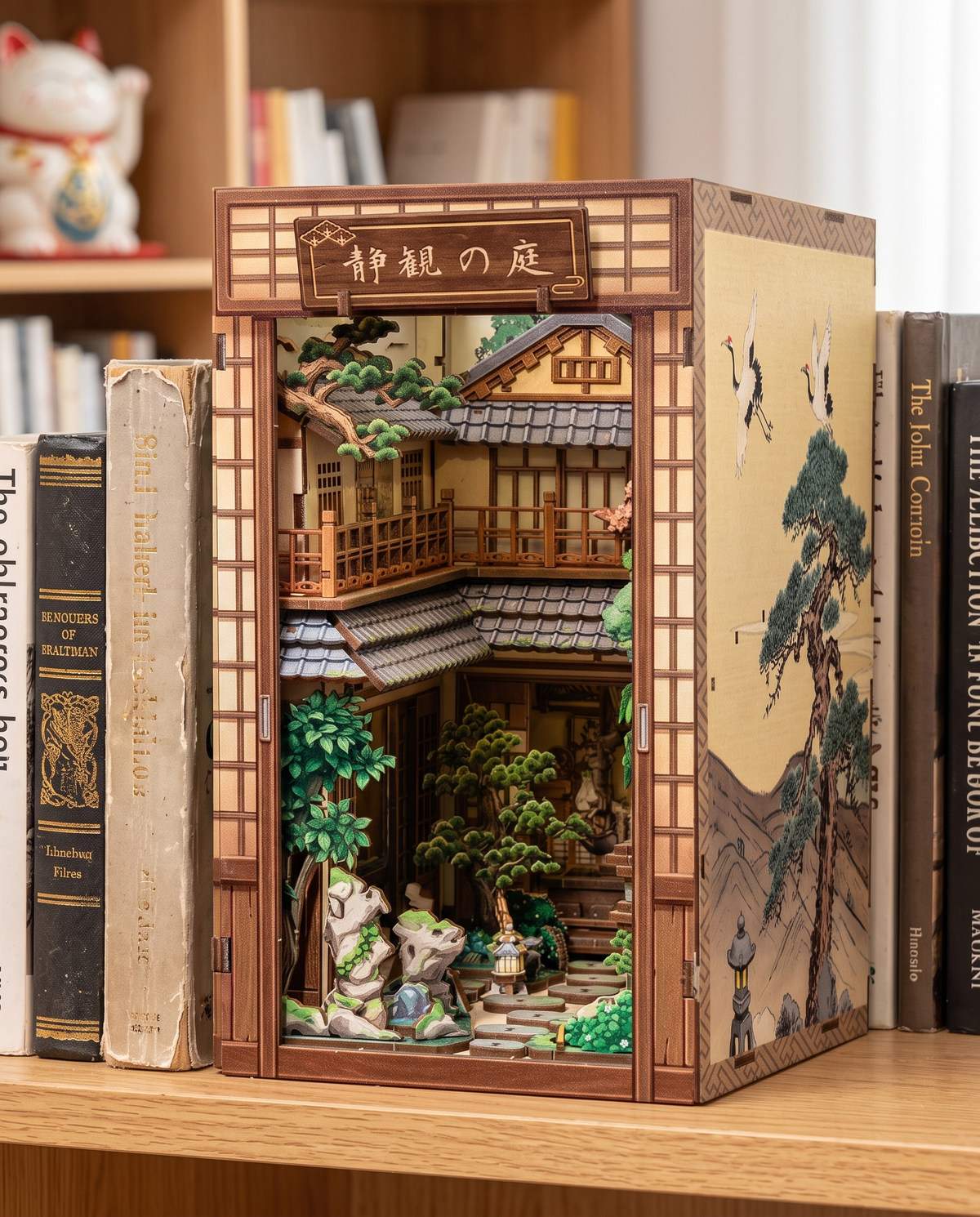 Book Nook Japan-Hof bei Tageslicht